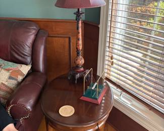 . . . another Queen Ann end table and accent lamp