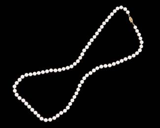 Lot 116a: Cultured Pearl and 14k Gold Necklace