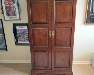 Lighted Spirit Cabinet Retail $2800 In Basement