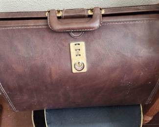 Large Vintage Doctor's Bag.