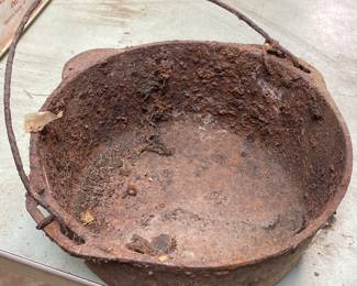 Cast Iron Lead Pot