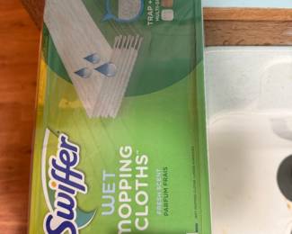 swiffer mop cloths