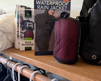 bag bungee, waterproof rain jacket
