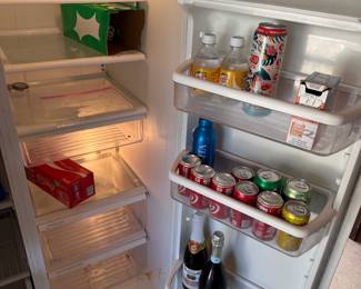 refrigerator (pic 3/3)