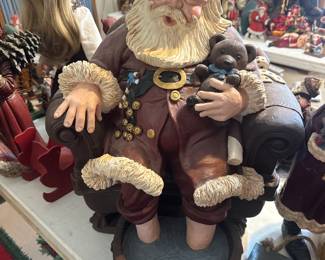 Yes, there are bald-headed Santas!