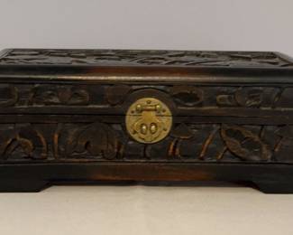 Chinese Ancient Natural SmallLeaved Sandalwood Box