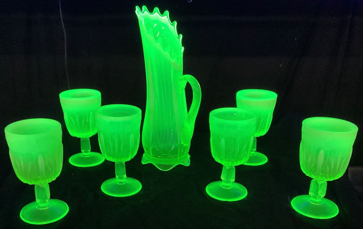 1988 FENTON TOPAZ CACTUS OPALESCENT URANIUM GLASS WATER SET INCLUDES 13.5’’h PITCHER WITH 6 GOBLETS 6’’h