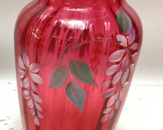 VTG. FENTON FAMILY SERIES CRANBERRY VASE w HAND-PAINTED FLORAL DESIGNS, COMES WITH BOX AND COA