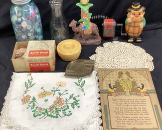 ASSORTED VTG. COLLECTIBLES, WEAVER QUALITY BLUE RIBBON MILK BOTTLE, MASON JAR OF BUTTONS, KOREAN CHALK WARE BARREL CLOWN BANK, ASHTRAY, EVER HANDY PENCIL SHARPENER, BUZZA MOTTO LITTLE KITCHEN, MAC GREGOR SHAVING SOAP CONTAINER, JAPANESE LAMP, TABLE CLOTHS