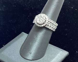 14kt WHIT GOLD DIAMOND RING, 9.5 GRAMS, SIZE 6 1/2 ESTIMATED TOTAL DIAMONDS 2cts of ROUND SMALL