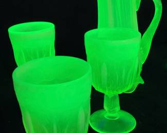 1988 FENTON TOPAZ CACTUS OPALESCENT URANIUM GLASS WATER SET INCLUDES 13.5’’h PITCHER WITH 6 GOBLETS 6’’h