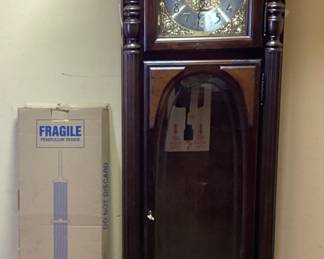 HOWARD MILLER GRANDFATHER CLOCK MODEL 611-042, COMES WITH PENDULUM AND WEIGHTS