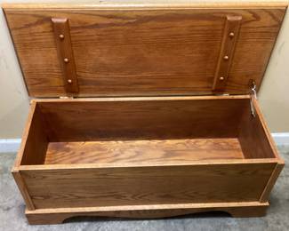 HARDWOOD BLANKET CHEST