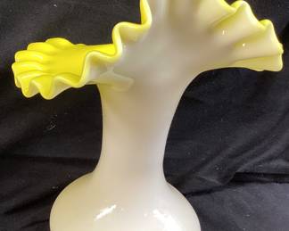 9’’ FENTON YELLOW OVERLAY JACK IN THE PULPIT JIP VASE