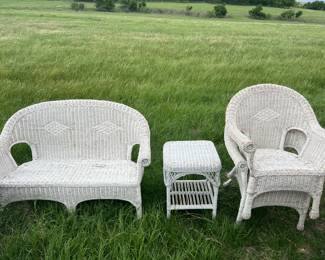 Real Wicker set. Loveseat, 2 chairs, side table