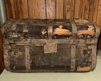 Antique Jenny Lind trunk
