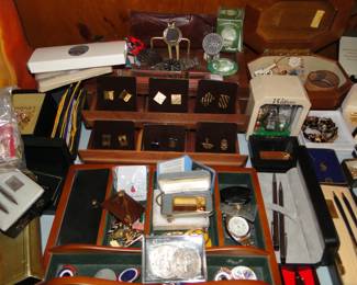 Some vintage jewelry, pens, watches