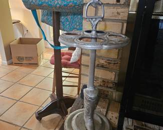 boot stand and hat rack