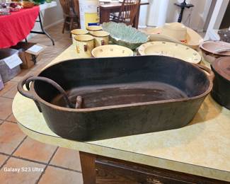 large cast iron roaster, vintage
