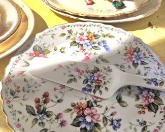pretty cake plate with server