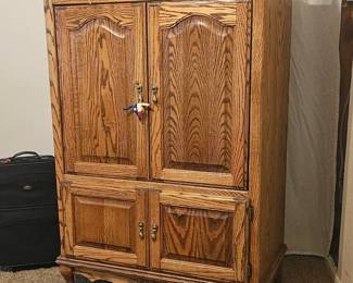 close up of Gentlemen's dresser