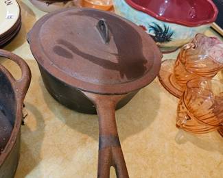 cast iron pot with long handle, vintage