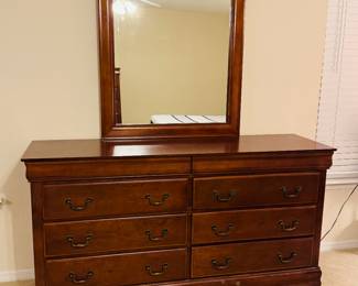 Mahogany Double Dresser & Mirror