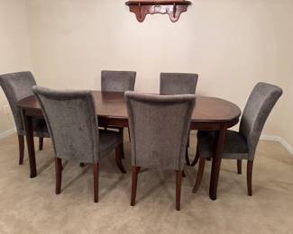 Dining Table with 6 chairs & 1 Leaf