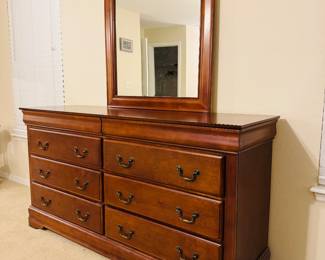 Mahogany Double Dresser & Mirror