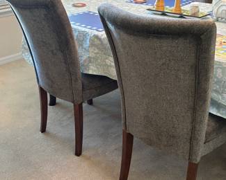 Dining Table with 6 chairs & 1 Leaf