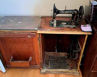 1900 Burdick Sewing Machine, in Parlor Case