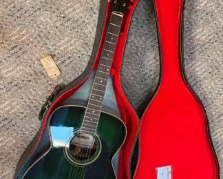 Magnum green acoustic guitar 39 inches long - excellent condition