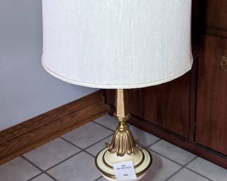 Stiffel Mid Century Hollywood Regency brass and enamel table lamp in excellent condition and height 42 inches.