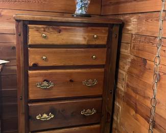 dresser & lamp