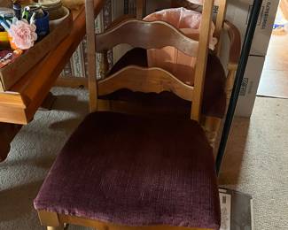 1 of 5 chairs to dining room set, table is great, pic to follow