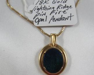18K Gold Bezel w/Opal