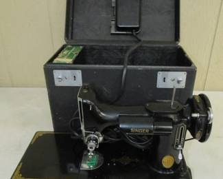 Singer Featherweight Sewing Machine