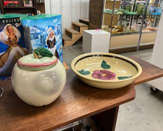 Apple Canister/Cookie Jar - Watt Pottery Rio Rose Oven Ware Serving Bowl