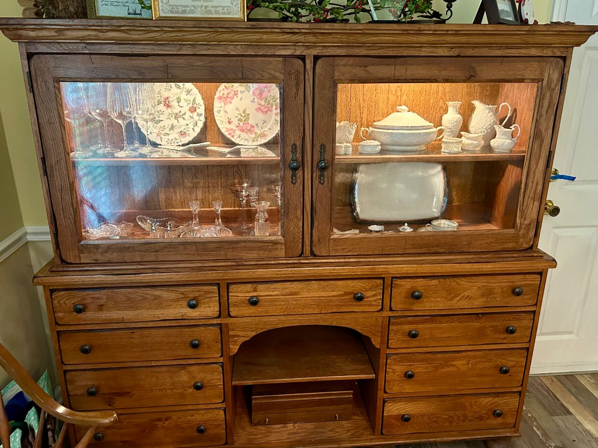 Broyhill “Attic Heirlooms “ buffet and hutch. 5’10” x 5’5” x 18”
