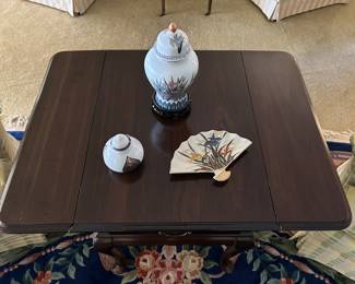 Ethan Allen drop side table.