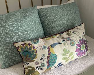 Brass full bed 🛏️