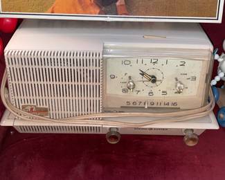 Vintage "Powder Pink" GE Clock/Radio