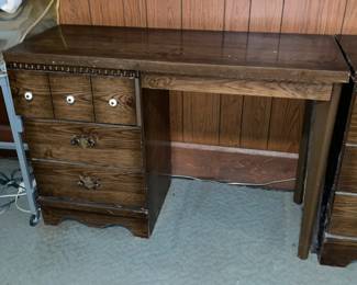 Country Desk W/ White Porcelain Knobs