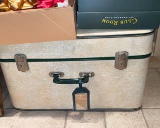 Vintage Traveling Case