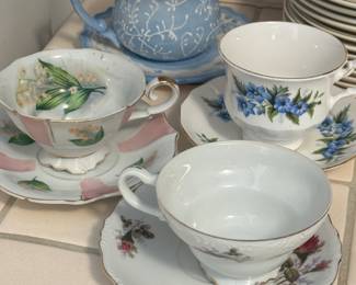 Teacup and saucer collection