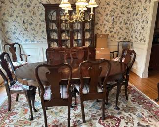 Stratton cherry dining table 8 chairs, 2 leaves and pads