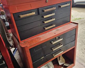 Tool chest