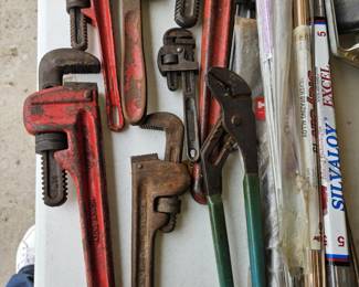 Pipe wrenches,