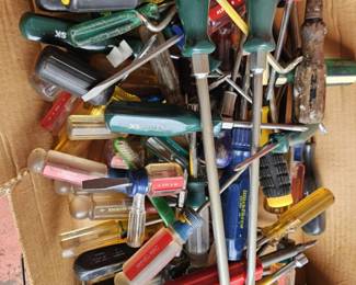 tons of screw drivers