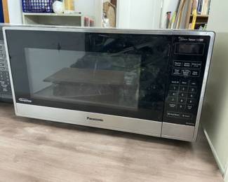 microwave oven